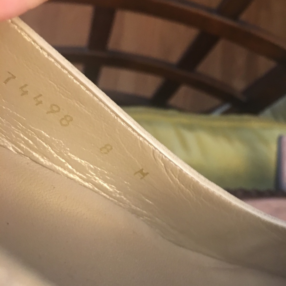 Stuart Weitzman Cream Cloth Low Heel Size 8m - image 6